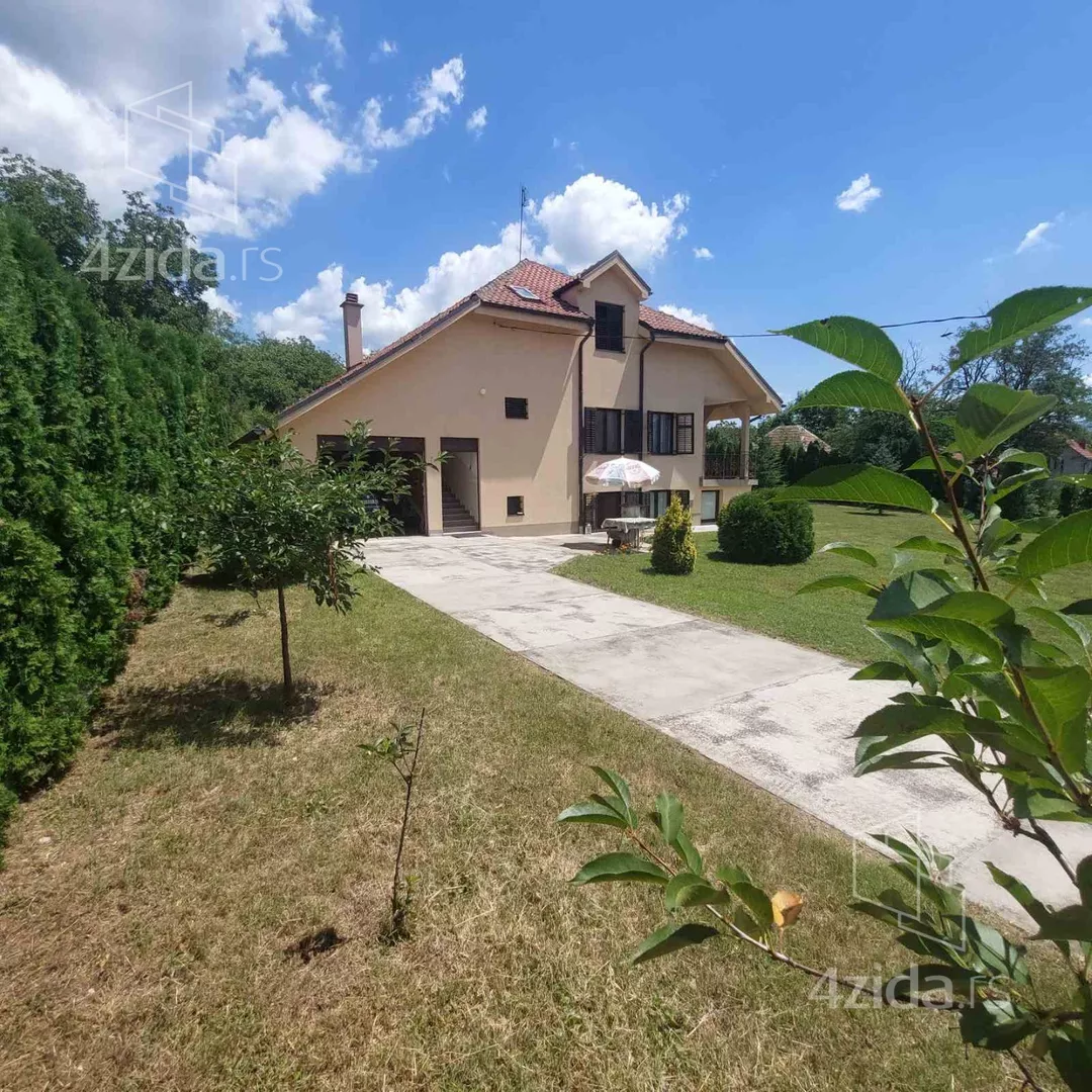 3-etažna kuća | 4zida