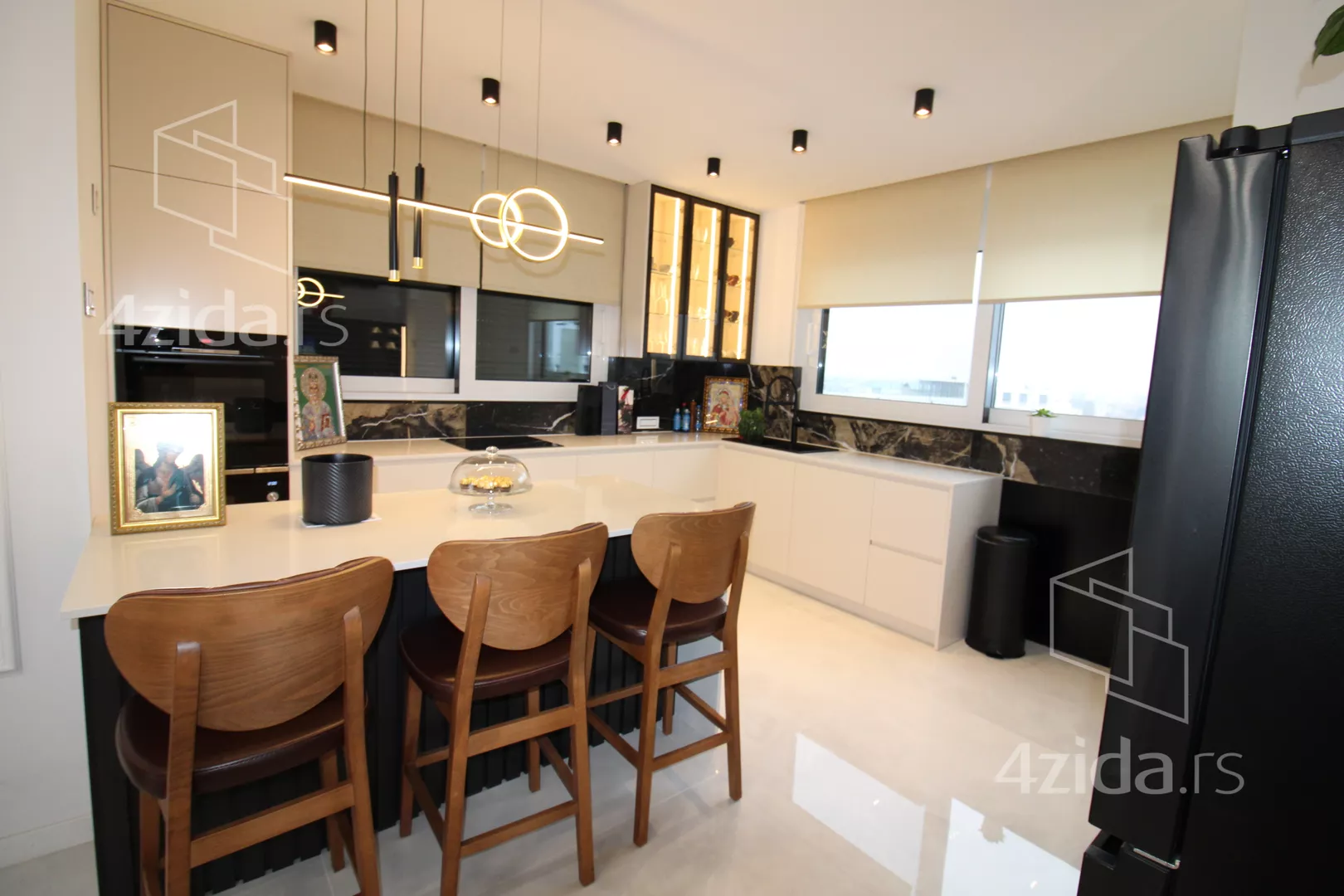 Šestosoban stan | 4zida