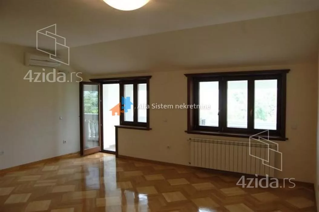 Šestosoban stan | 4zida