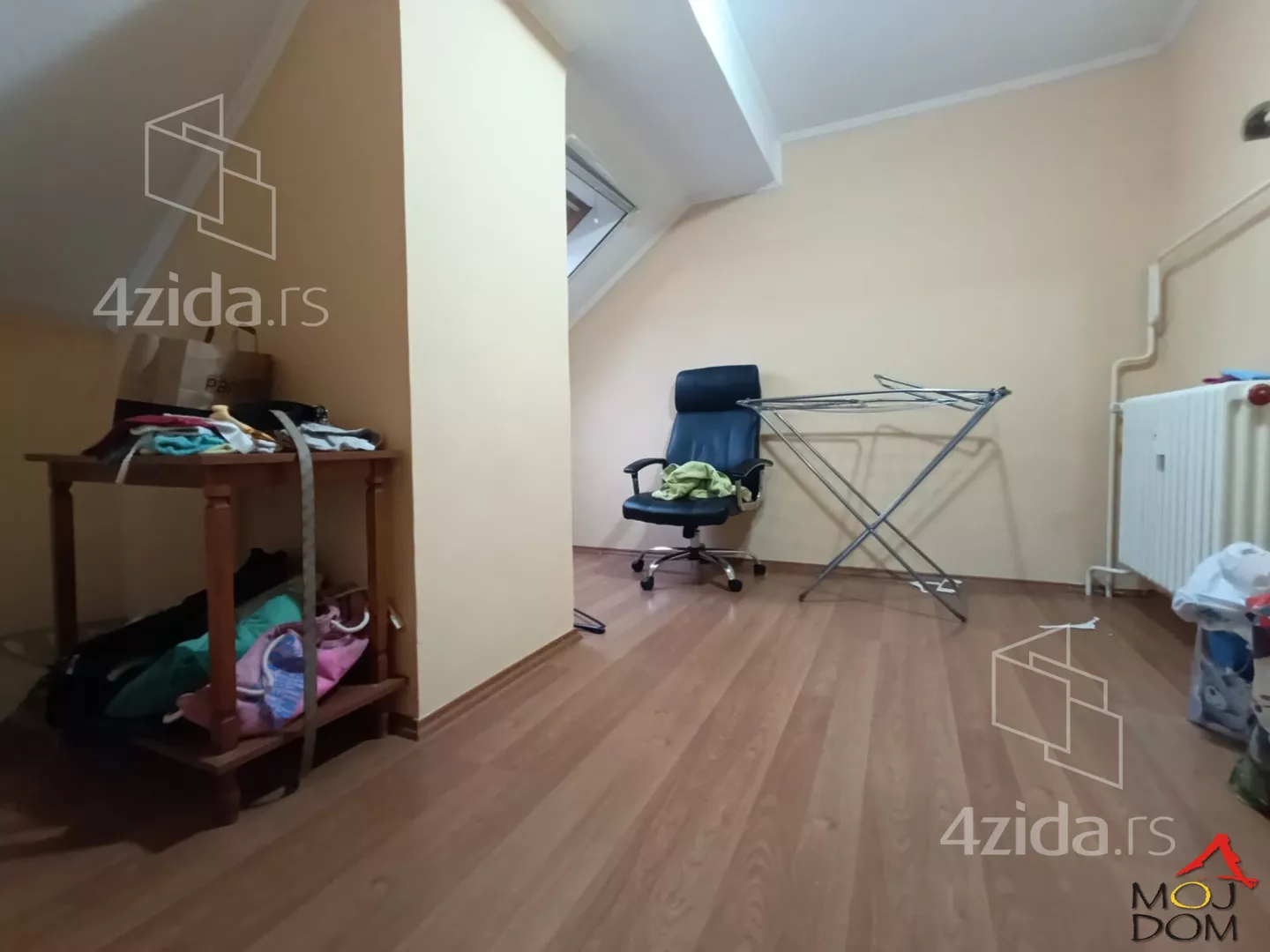 Četvoroiposoban stan | 4zida