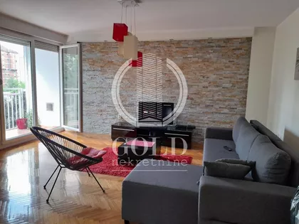 Balzakova | 4zida.rs