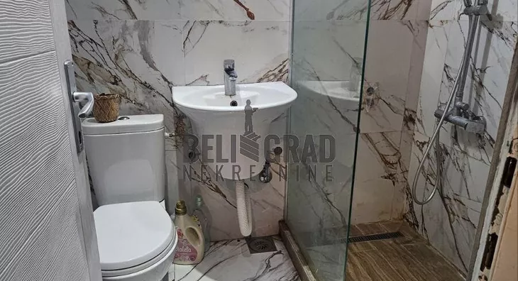 Četvoroiposoban stan | 4zida