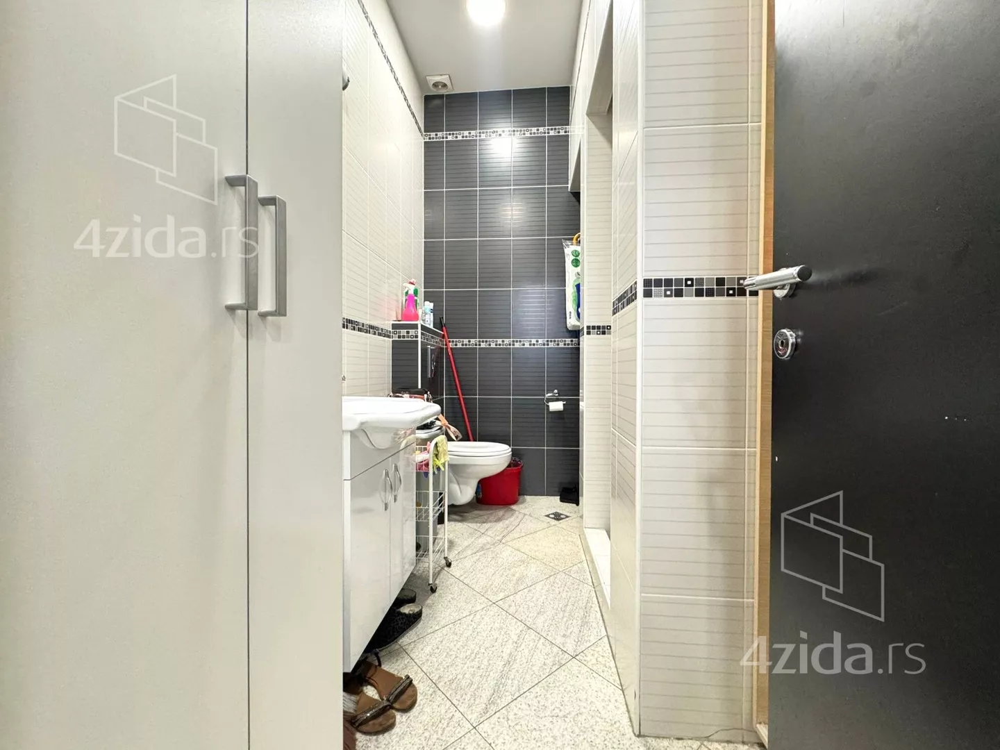 Lokal | 4zida
