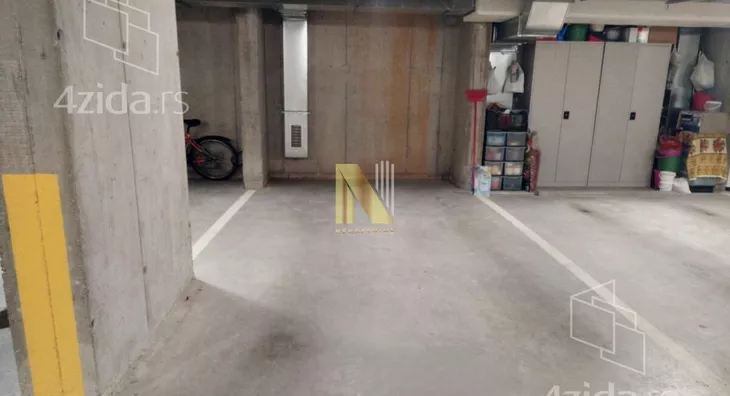 Parking | 4zida