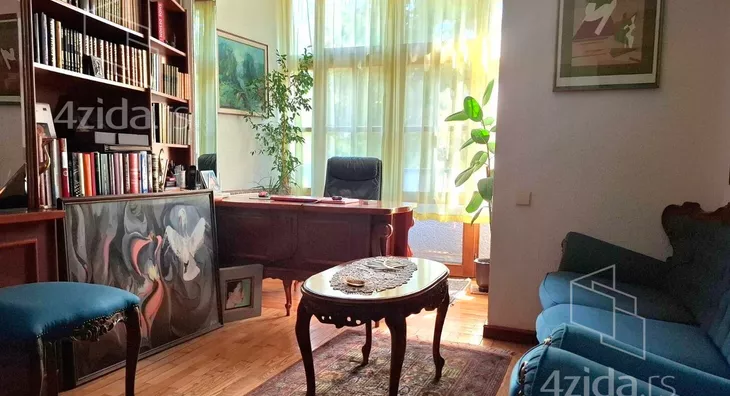 Četvoroiposoban stan | 4zida