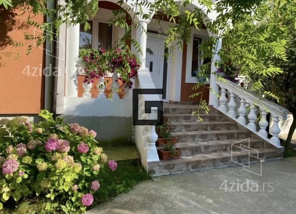 Kuća | 4zida
