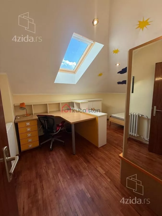 Petosoban stan | 4zida