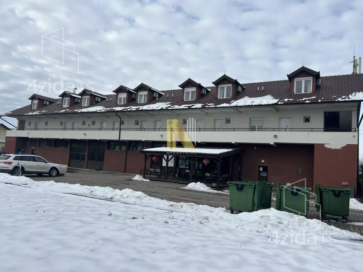 Poslovna zgrada | 4zida