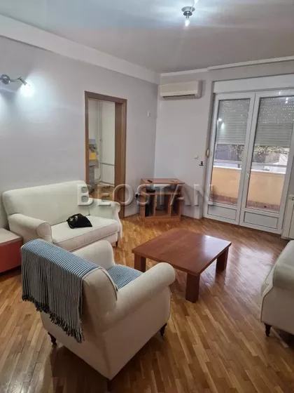 Prvomajska | 4zida.rs