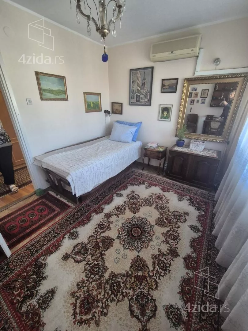 Četvoroiposoban stan | 4zida