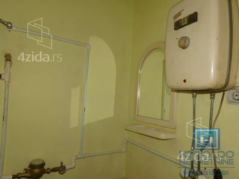 Lokal | 4zida