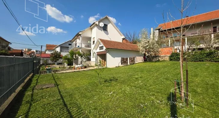 3-etažna kuća | 4zida