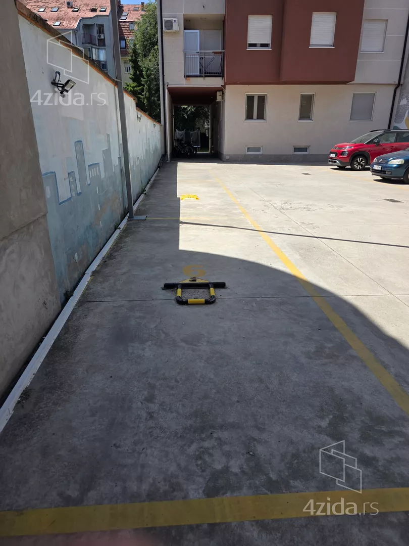 Parking | 4zida