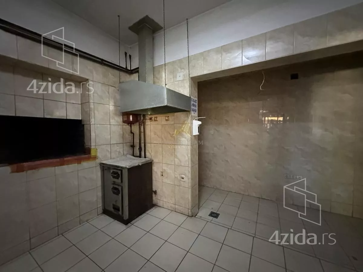 Poslovni prostor | 4zida