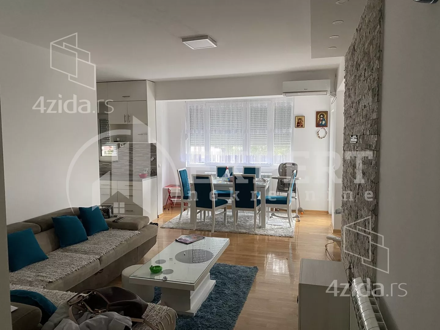 Dvoiposoban stan | 4zida