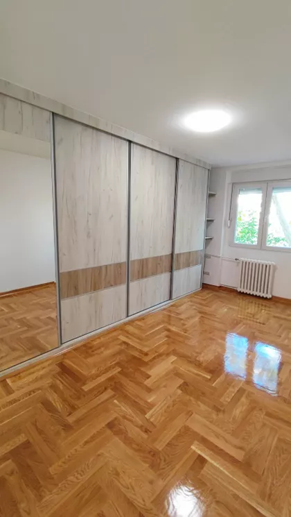 Krfska | 4zida.rs