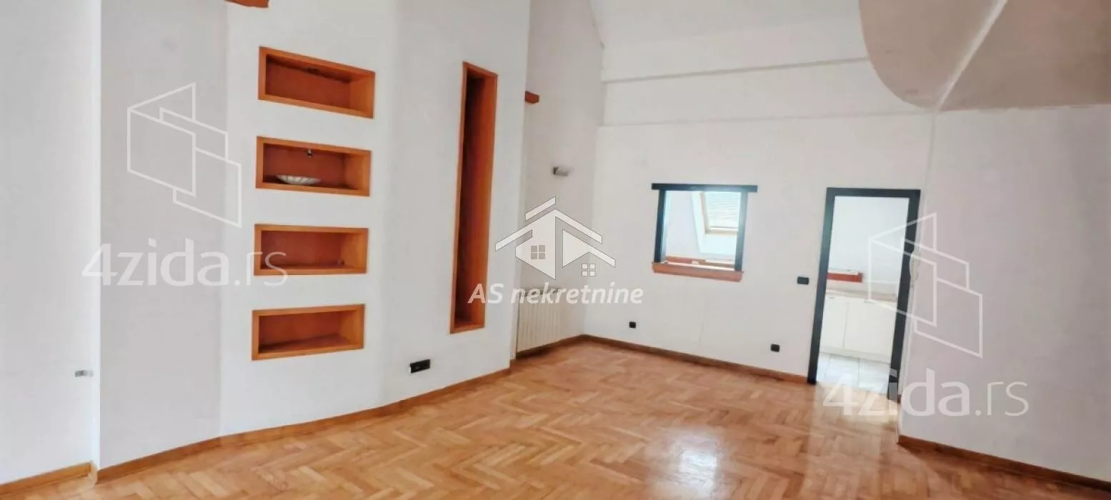 Šestosoban stan | 4zida