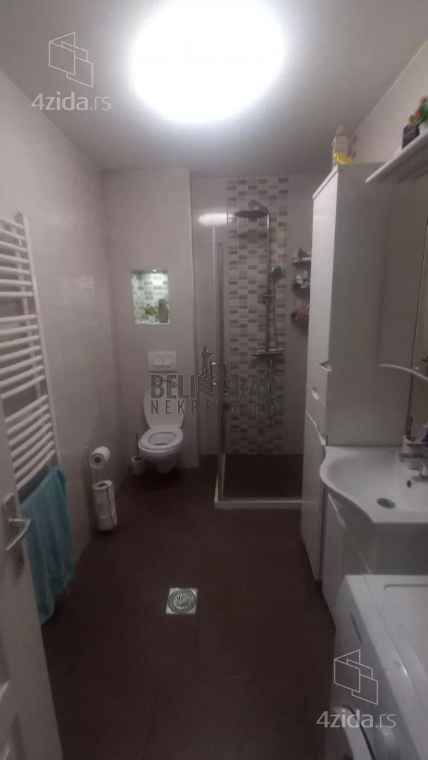 Šestosoban stan | 4zida
