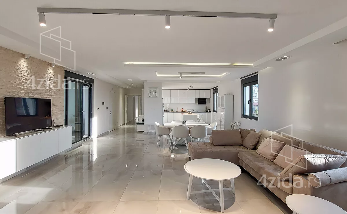 Šestosoban stan | 4zida