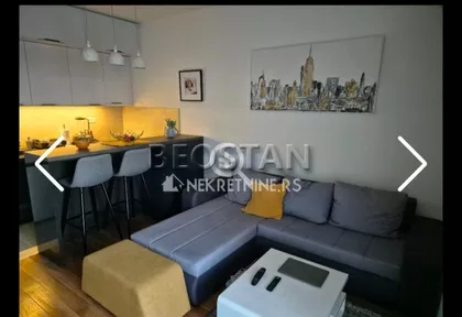 Tadije Sondermajera | 4zida.rs