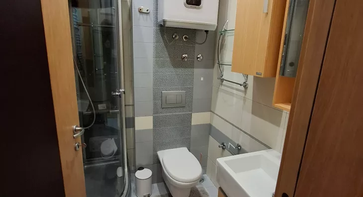 Šestosoban stan | 4zida