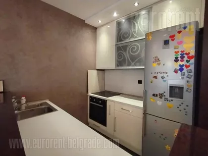 CRVENI KRST | 4zida.rs