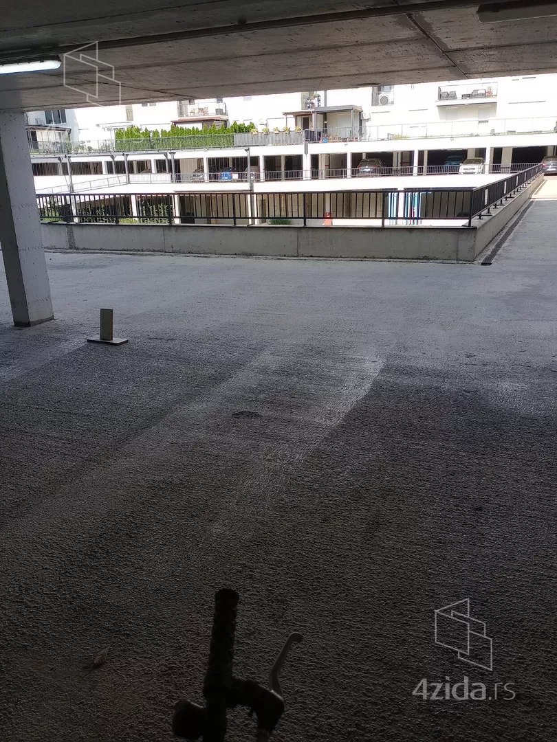 Parking | 4zida