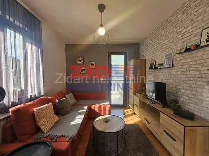 Zova | 4zida.rs