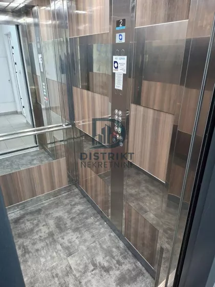 Crveni Pevac | 4zida.rs