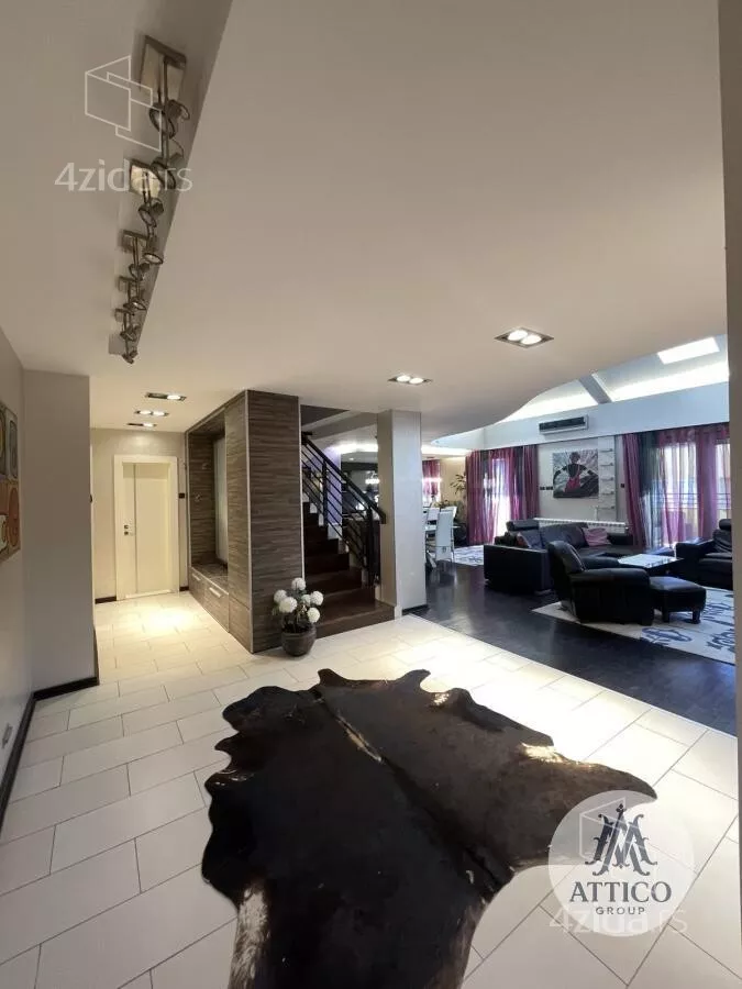 Šestosoban stan | 4zida