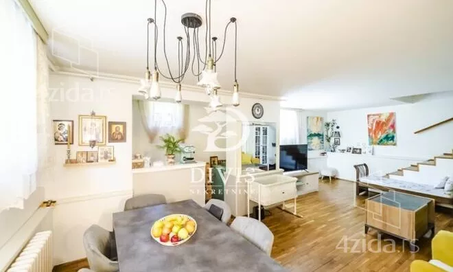 Četvoroiposoban stan | 4zida