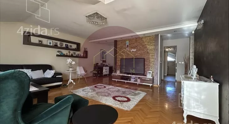 Petosoban stan | 4zida