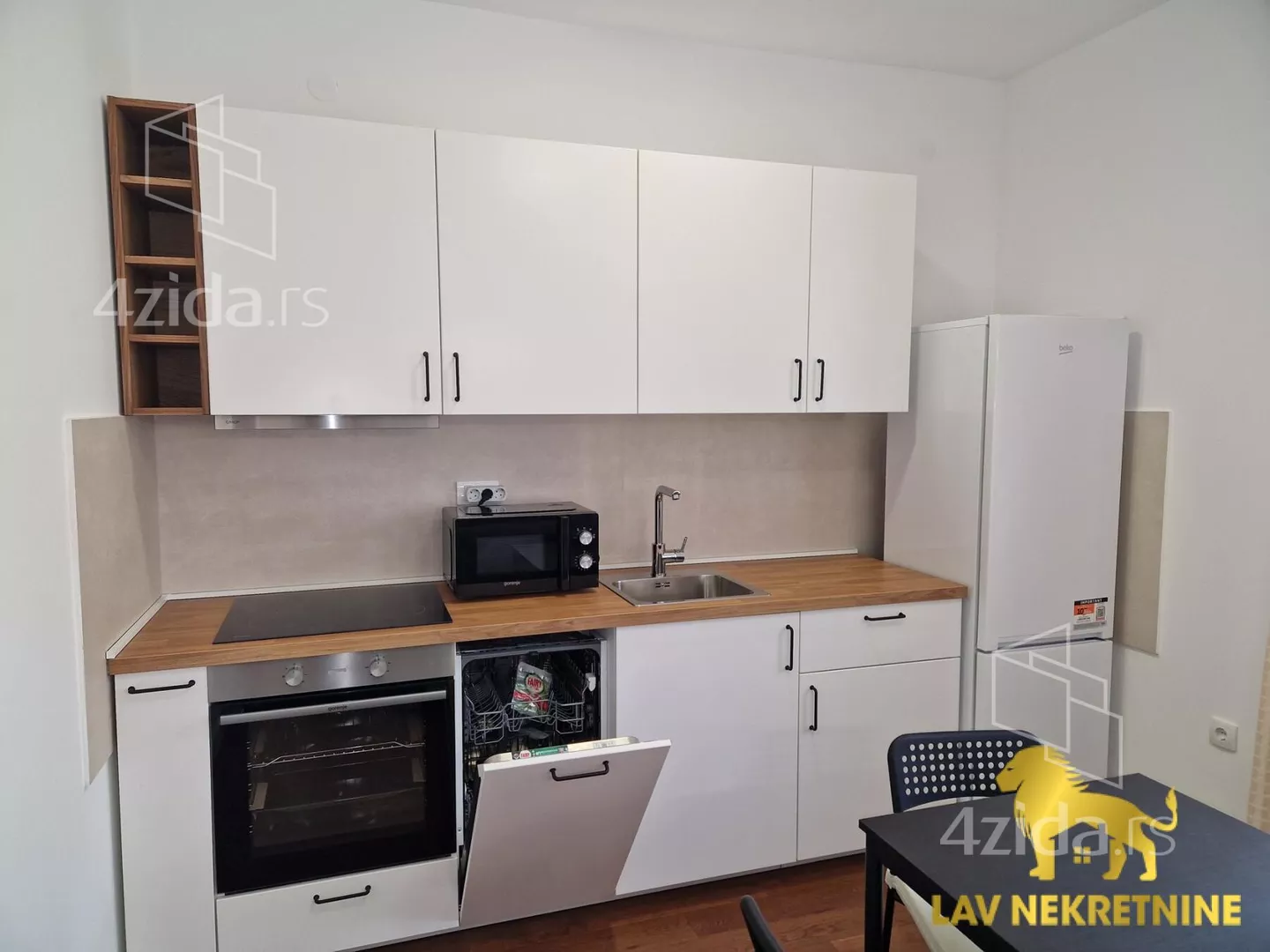 Jednoiposoban stan | 4zida