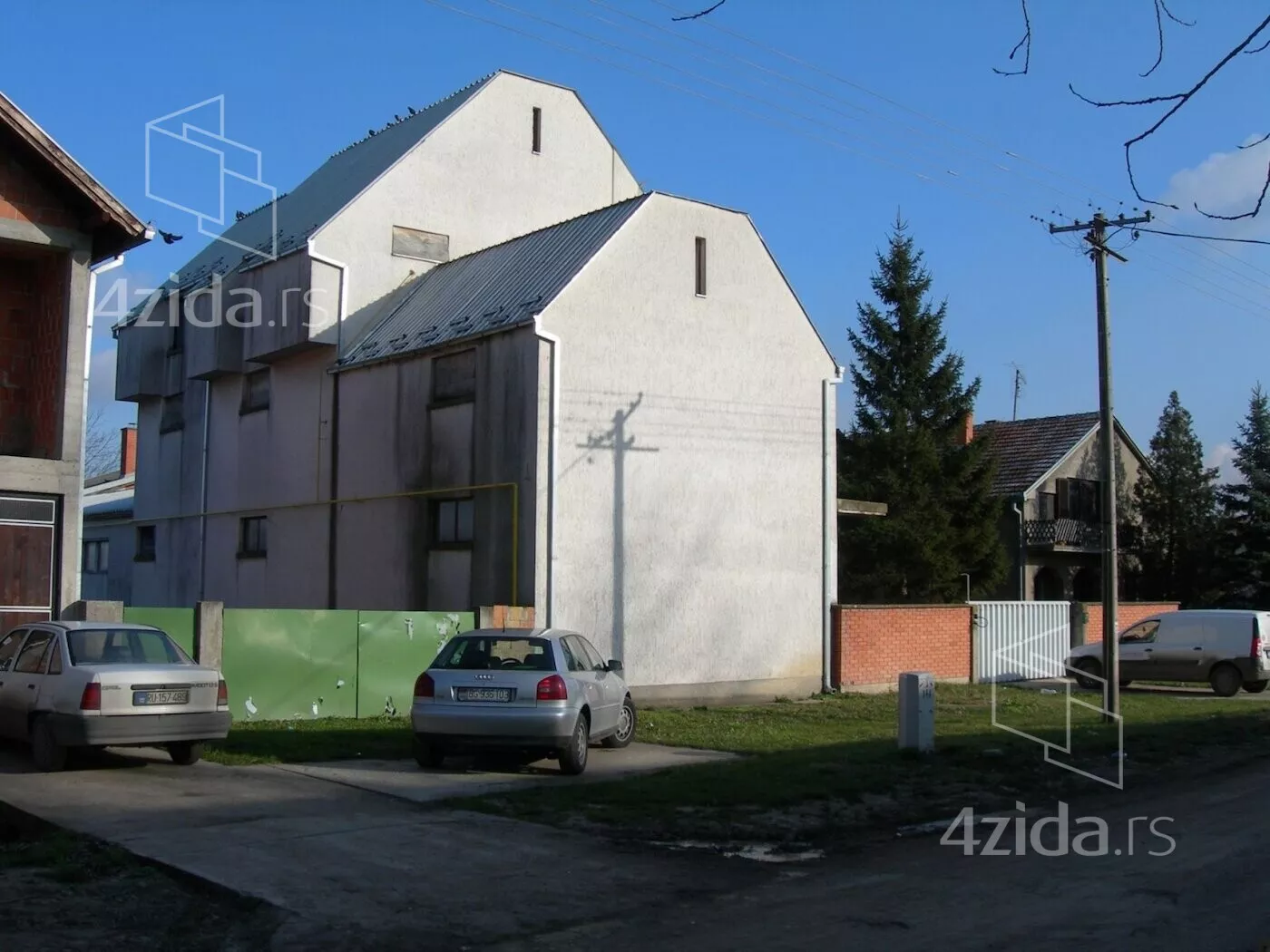 Poslovna zgrada | 4zida