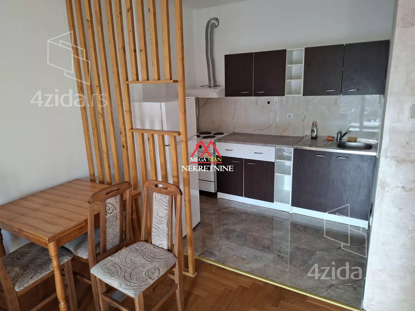 Jednoiposoban stan | 4zida