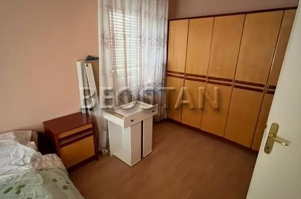 Šestosoban stan | 4zida