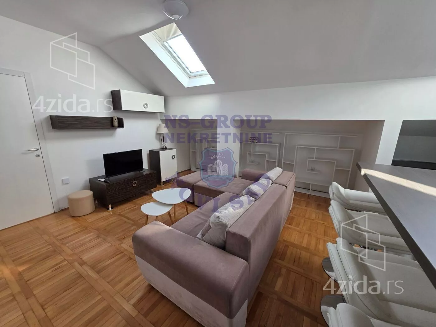 Dvoiposoban stan | 4zida