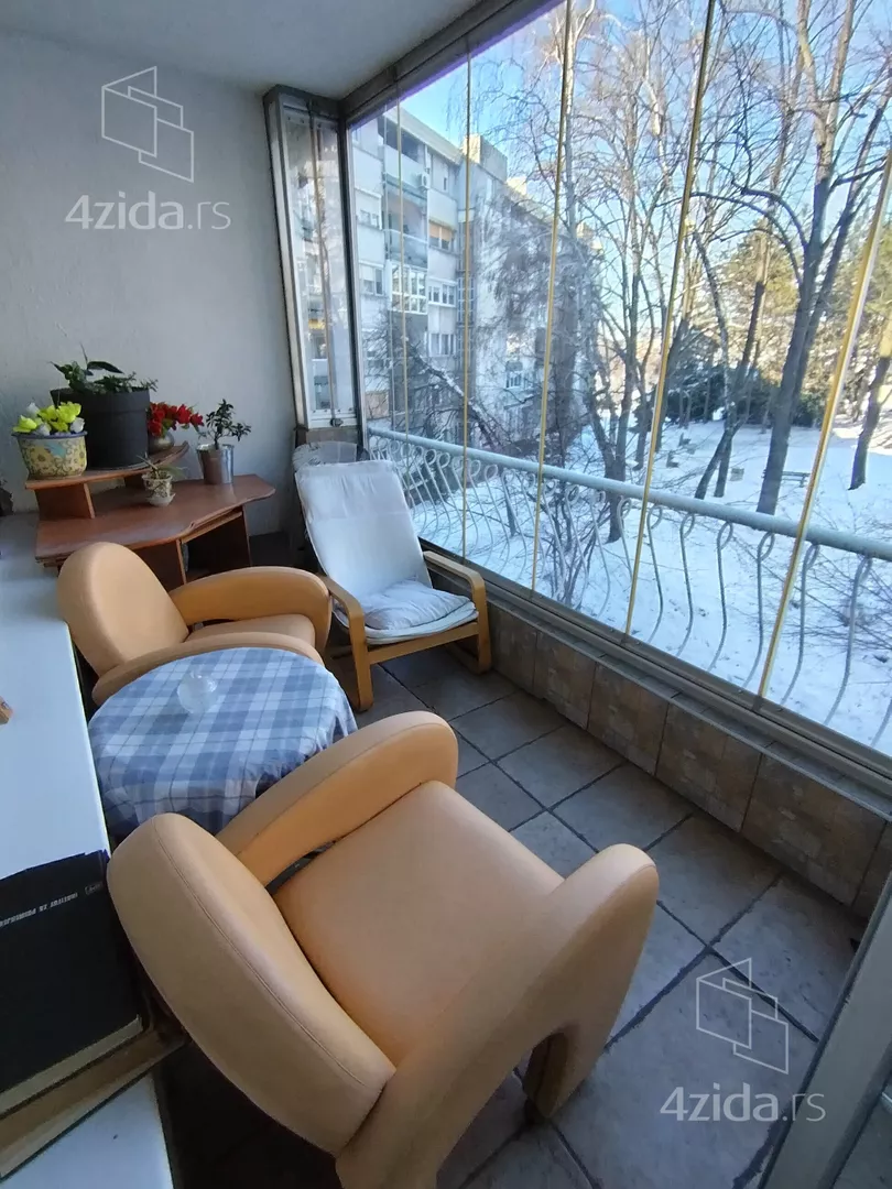 Troiposoban stan | 4zida