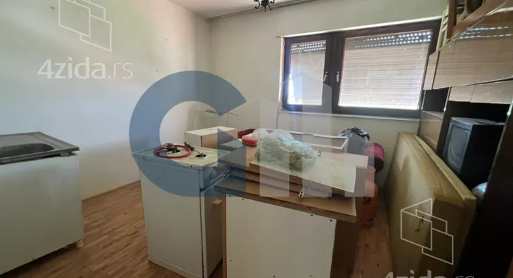 Šestosoban stan | 4zida