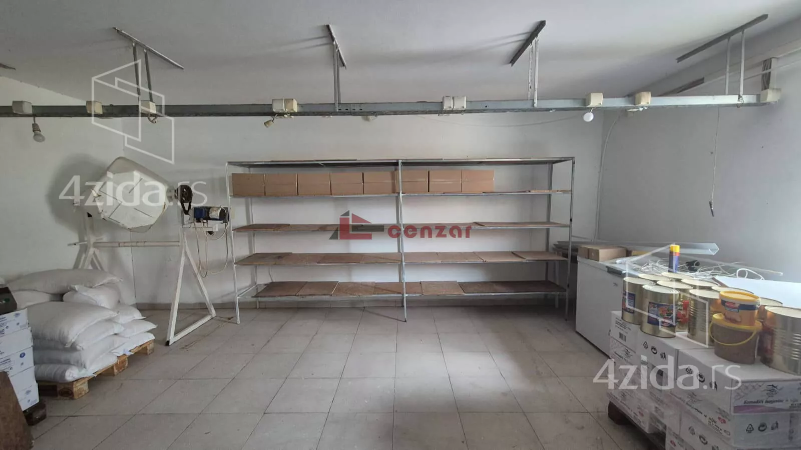 Poslovna zgrada | 4zida