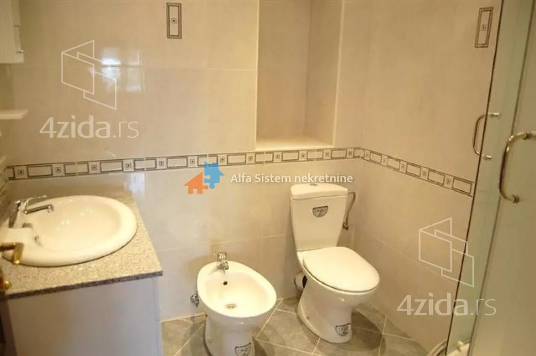 Šestosoban stan | 4zida