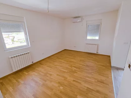 Ugrinovački Put 30 Deo 46 | 4zida.rs