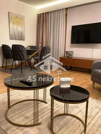 Vukov Spomenik | 4zida.rs