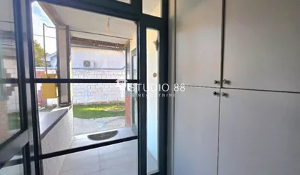 Mala Amerika | 4zida.rs