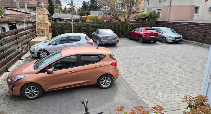 Poslovna zgrada | 4zida