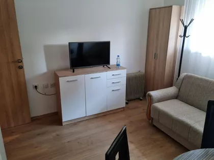 Vojna Bolnica | 4zida.rs