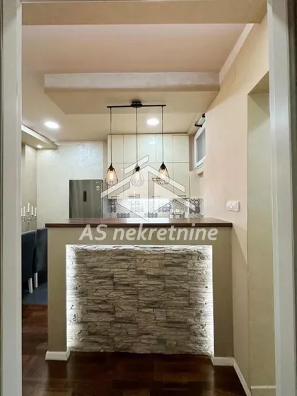 Crveni Krst Vračar | 4zida.rs