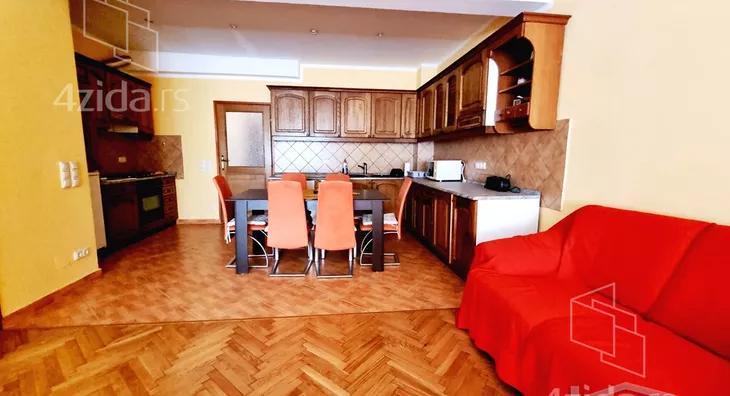 Petoiposoban stan | 4zida