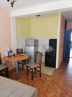 Mare Jakovljević | 4zida.rs