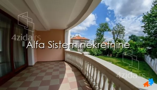 Šestosoban stan | 4zida